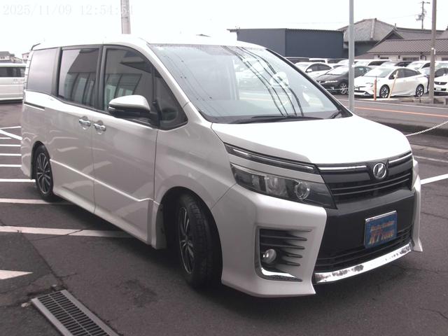 ヴォクシー ＺＳ　アルパインナビ　フリップダウンモニター　車高調　パワースライド（3枚目）