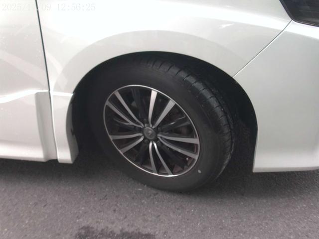 ヴォクシー ＺＳ　アルパインナビ　フリップダウンモニター　車高調　パワースライド（10枚目）