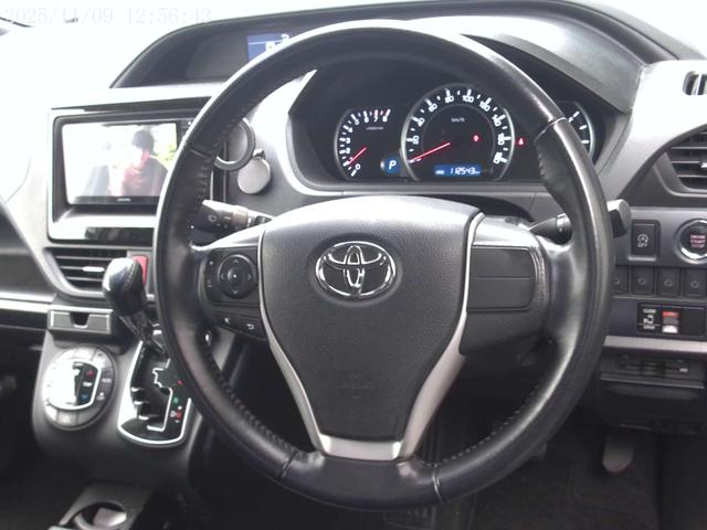 ヴォクシー ＺＳ　アルパインナビ　フリップダウンモニター　車高調　パワースライド（12枚目）