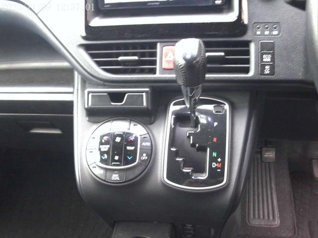 ヴォクシー ＺＳ　アルパインナビ　フリップダウンモニター　車高調　パワースライド（15枚目）