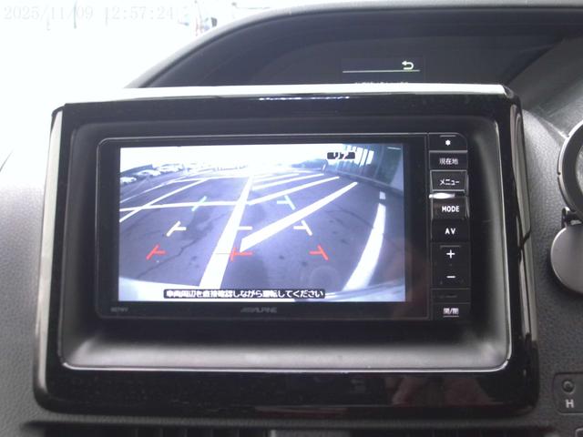 ヴォクシー ＺＳ　アルパインナビ　フリップダウンモニター　車高調　パワースライド（17枚目）