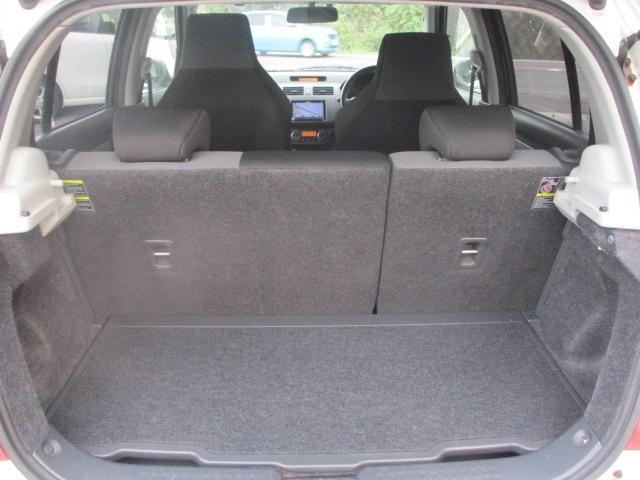 スイフト スポーツ 5速MT 社外ナビ 地デジTV Bluetooth ETC スロットルコントローラー レカロシート HIDヘッドライト フォグランプ 純正16インチAW スマートキー オートエアコン 盗難防止システム(12枚目)