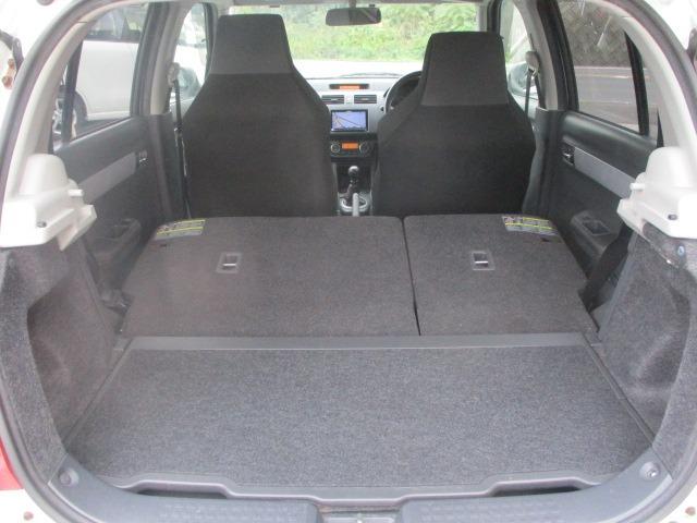 スイフト スポーツ 5速MT 社外ナビ 地デジTV Bluetooth ETC スロットルコントローラー レカロシート HIDヘッドライト フォグランプ 純正16インチAW スマートキー オートエアコン 盗難防止システム(18枚目)