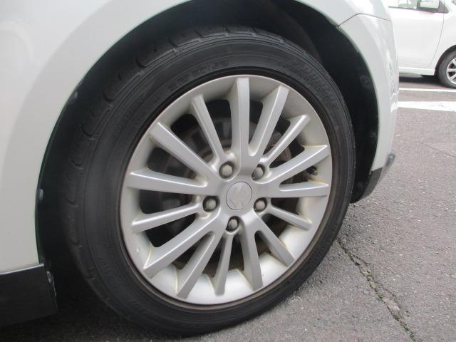 スイフト スポーツ 5速MT 社外ナビ 地デジTV Bluetooth ETC スロットルコントローラー レカロシート HIDヘッドライト フォグランプ 純正16インチAW スマートキー オートエアコン 盗難防止システム(20枚目)