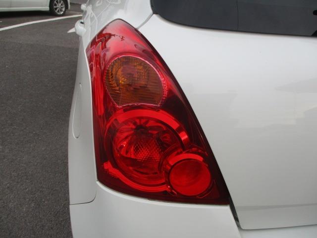 スイフト スポーツ 5速MT 社外ナビ 地デジTV Bluetooth ETC スロットルコントローラー レカロシート HIDヘッドライト フォグランプ 純正16インチAW スマートキー オートエアコン 盗難防止システム(23枚目)