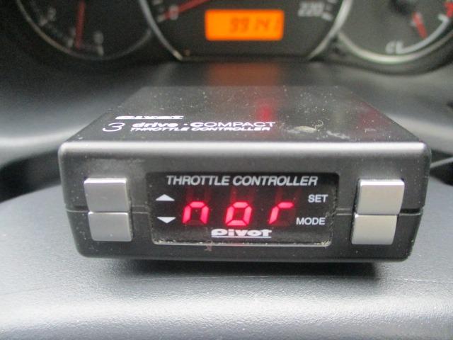 スイフト スポーツ 5速MT 社外ナビ 地デジTV Bluetooth ETC スロットルコントローラー レカロシート HIDヘッドライト フォグランプ 純正16インチAW スマートキー オートエアコン 盗難防止システム(24枚目)