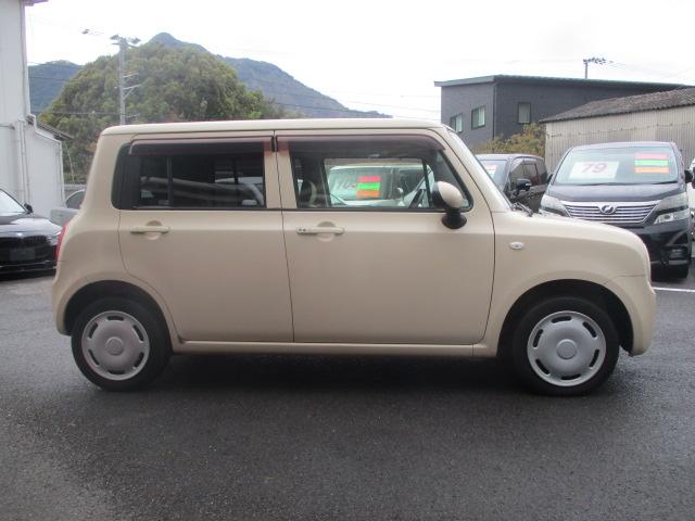 アルトラパン G スマートキー プッシュスタート 純正CDデッキ チルトステアリング シートアジャスター ヘッドライトレベライザー ABS 運転席・助手席エアバッグ エアコン 盗難防止システム(8枚目)