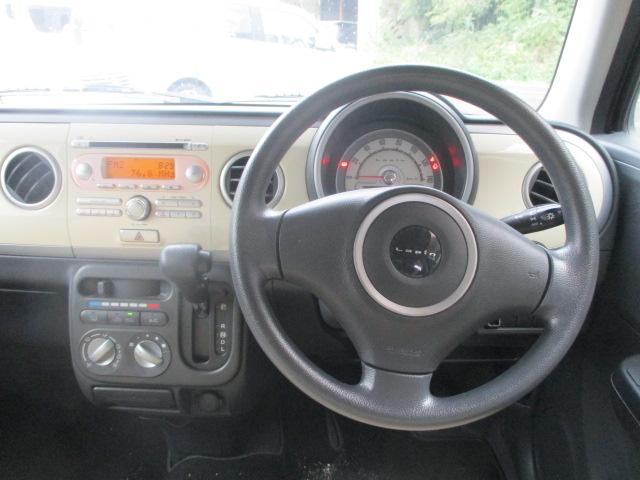 アルトラパン G スマートキー プッシュスタート 純正CDデッキ チルトステアリング シートアジャスター ヘッドライトレベライザー ABS 運転席・助手席エアバッグ エアコン 盗難防止システム(9枚目)