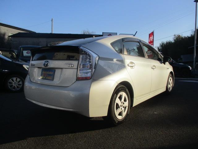 プリウス S 純正HDDナビ CD/DVD再生 Bluetooth バックカメラ プッシュスタート スマートキー ETC ステアリングスイッチ チルトステアリング シートアジャスター ウィンカー付き電動格納ミラー(6枚目)