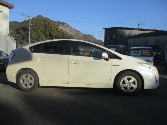 プリウス S 純正HDDナビ CD/DVD再生 Bluetooth バックカメラ プッシュスタート スマートキー ETC ステアリングスイッチ チルトステアリング シートアジャスター ウィンカー付き電動格納ミラー(8枚目)