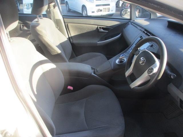 プリウス S 純正HDDナビ CD/DVD再生 Bluetooth バックカメラ プッシュスタート スマートキー ETC ステアリングスイッチ チルトステアリング シートアジャスター ウィンカー付き電動格納ミラー(11枚目)