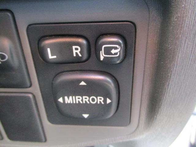 プリウス S 純正HDDナビ CD/DVD再生 Bluetooth バックカメラ プッシュスタート スマートキー ETC ステアリングスイッチ チルトステアリング シートアジャスター ウィンカー付き電動格納ミラー(22枚目)