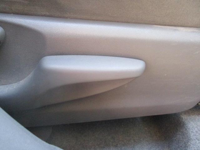 プリウス S 純正HDDナビ CD/DVD再生 Bluetooth バックカメラ プッシュスタート スマートキー ETC ステアリングスイッチ チルトステアリング シートアジャスター ウィンカー付き電動格納ミラー(36枚目)