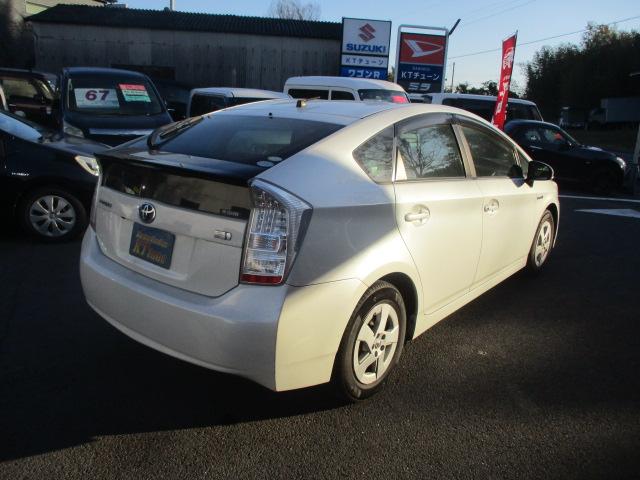 プリウス S 純正HDDナビ CD/DVD再生 Bluetooth バックカメラ プッシュスタート スマートキー ETC ステアリングスイッチ チルトステアリング シートアジャスター ウィンカー付き電動格納ミラー(43枚目)