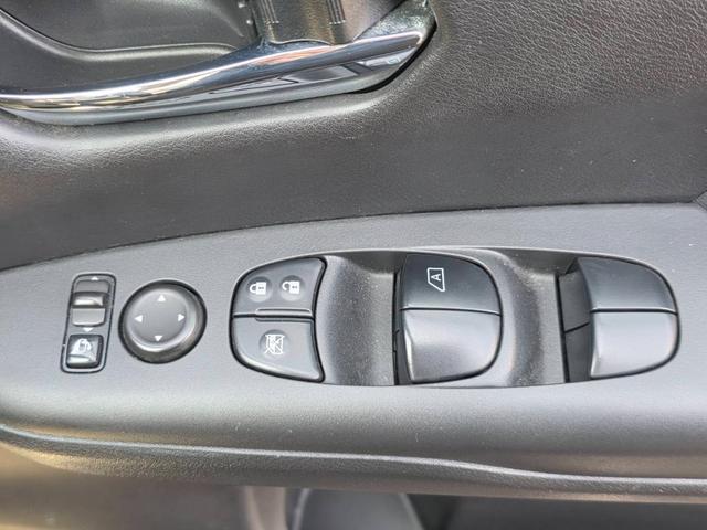 セレナ ハイウェイスター デジタルインナーミラー 純正9インチナビ 両側自動ドア フルセグTV アラウンドビューモニター ブルートゥース  10インチ後席用モニター 電動サイドブレーキ 純正16インチアルミ スマートキー2個(56枚目)