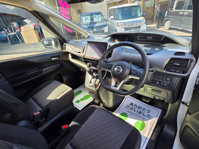 セレナ ハイウェイスターV 後期型モデル プロパイロット ハイブリッド車 8人乗り 両側自動ドアー 純正10インチナビ アラウンドビューモニター ブルートゥース フルセグTV ハンドルスイッチ対応オーディオ ETC付(19枚目)