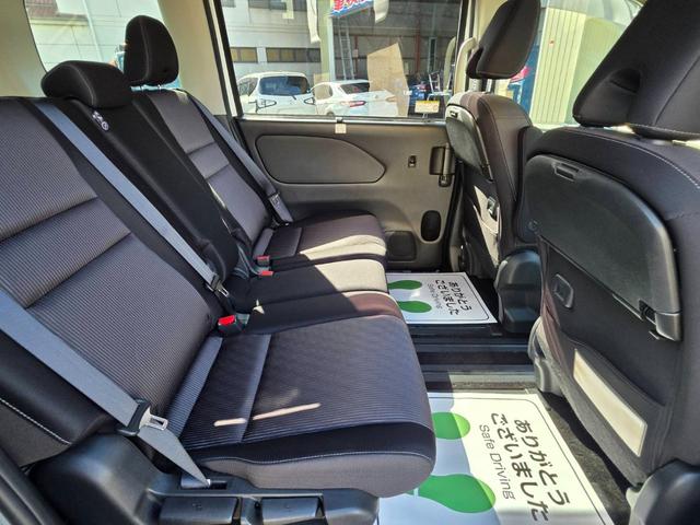 セレナ ハイウェイスターV 後期型モデル プロパイロット ハイブリッド車 8人乗り 両側自動ドアー 純正10インチナビ アラウンドビューモニター ブルートゥース フルセグTV ハンドルスイッチ対応オーディオ ETC付(21枚目)