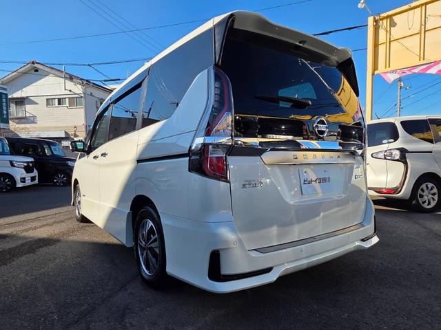 セレナ e-パワー ハイウェイスターV 後期型モデル プロパイロット 7人乗り 両側自動ドアー エマージェンシーブレーキ 純正ナビ フルセグTV 全方位カメラ ブルートゥース ETC付 スマートキー2個 デジタルインナーミラー LEDライト(14枚目)