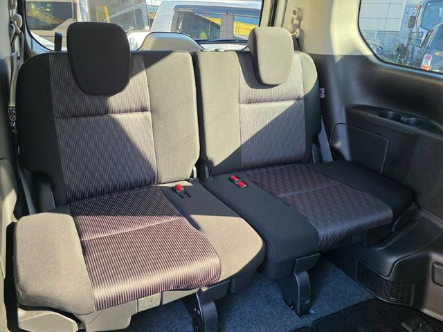 セレナ e-パワー ハイウェイスターV 後期型モデル プロパイロット 7人乗り 両側自動ドアー エマージェンシーブレーキ 純正ナビ フルセグTV 全方位カメラ ブルートゥース ETC付 スマートキー2個 デジタルインナーミラー LEDライト(22枚目)