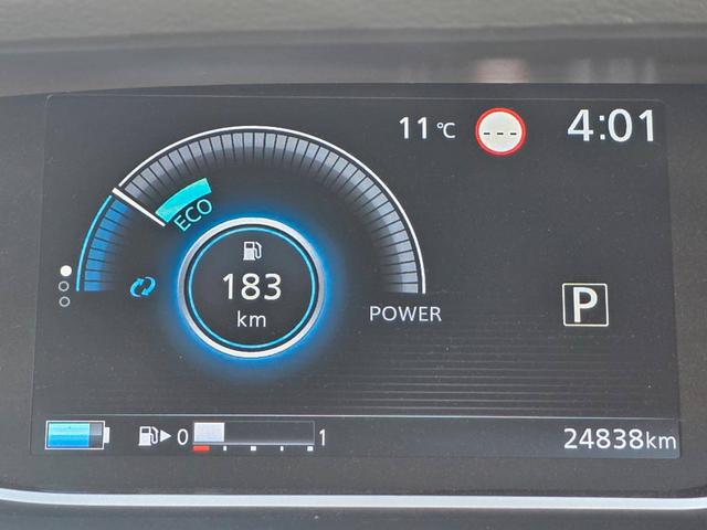 セレナ e-パワー ハイウェイスターV 後期型モデル プロパイロット 7人乗り 両側自動ドアー エマージェンシーブレーキ 純正ナビ フルセグTV 全方位カメラ ブルートゥース ETC付 スマートキー2個 デジタルインナーミラー LEDライト(31枚目)