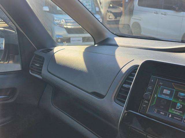 セレナ e-パワー ハイウェイスターV 後期型モデル プロパイロット 7人乗り 両側自動ドアー エマージェンシーブレーキ 純正ナビ フルセグTV 全方位カメラ ブルートゥース ETC付 スマートキー2個 デジタルインナーミラー LEDライト(42枚目)