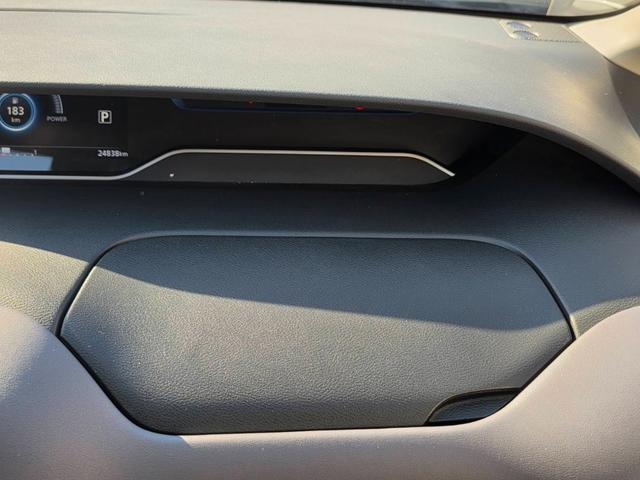 セレナ e-パワー ハイウェイスターV 後期型モデル プロパイロット 7人乗り 両側自動ドアー エマージェンシーブレーキ 純正ナビ フルセグTV 全方位カメラ ブルートゥース ETC付 スマートキー2個 デジタルインナーミラー LEDライト(49枚目)