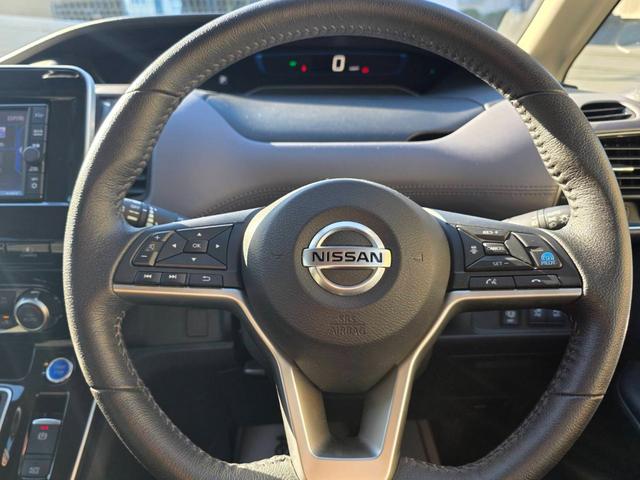 セレナ e-パワー ハイウェイスターV 後期型モデル プロパイロット 7人乗り 両側自動ドアー エマージェンシーブレーキ 純正ナビ フルセグTV 全方位カメラ ブルートゥース ETC付 スマートキー2個 デジタルインナーミラー LEDライト(52枚目)