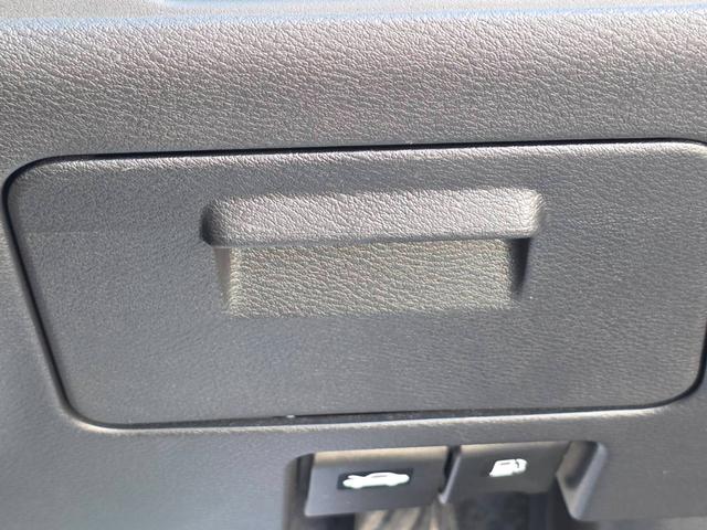 セレナ e-パワー ハイウェイスターV 後期型モデル プロパイロット 7人乗り 両側自動ドアー エマージェンシーブレーキ 純正ナビ フルセグTV 全方位カメラ ブルートゥース ETC付 スマートキー2個 デジタルインナーミラー LEDライト(61枚目)