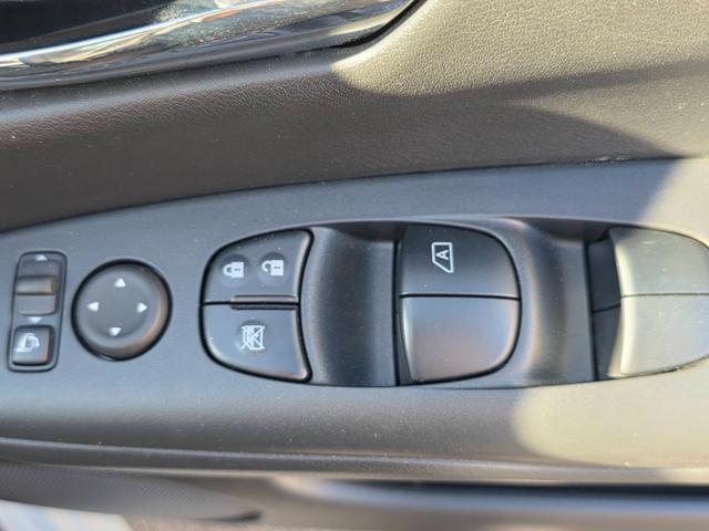 セレナ e-パワー ハイウェイスターV 後期型モデル プロパイロット 7人乗り 両側自動ドアー エマージェンシーブレーキ 純正ナビ フルセグTV 全方位カメラ ブルートゥース ETC付 スマートキー2個 デジタルインナーミラー LEDライト(62枚目)