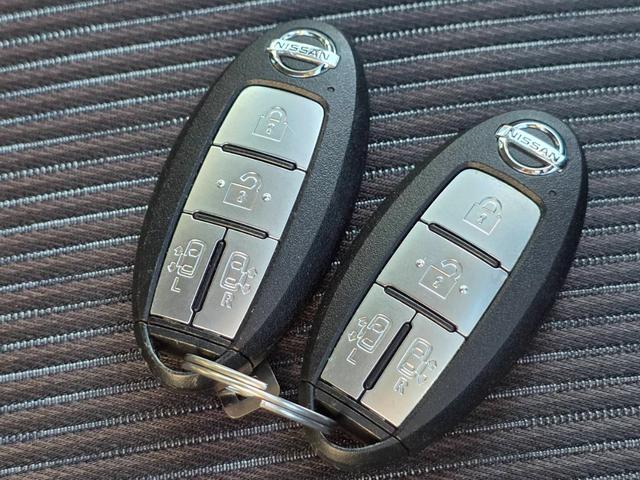 セレナ e-パワー ハイウェイスターV 後期型モデル プロパイロット 7人乗り 両側自動ドアー エマージェンシーブレーキ 純正ナビ フルセグTV 全方位カメラ ブルートゥース ETC付 スマートキー2個 デジタルインナーミラー LEDライト(63枚目)