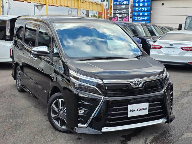 ヴォクシー ＺＳ　煌ＩＩＩ　トヨタセーフティー　８人乗り　両側自動ドア　パナソニックナビ　フルセグＴＶ　バックカメラ　ブルートゥース　１２インチ後席モニター　ＥＴＣ付　ドライブレコーダー　スマートキー２個　バックセンサー（8枚目）