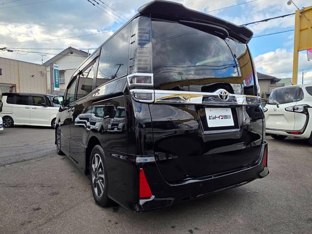 ヴォクシー ＺＳ　煌ＩＩＩ　トヨタセーフティー　８人乗り　両側自動ドア　パナソニックナビ　フルセグＴＶ　バックカメラ　ブルートゥース　１２インチ後席モニター　ＥＴＣ付　ドライブレコーダー　スマートキー２個　バックセンサー（15枚目）