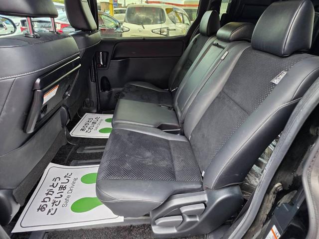 ヴォクシー ＺＳ　煌ＩＩＩ　トヨタセーフティー　８人乗り　両側自動ドア　パナソニックナビ　フルセグＴＶ　バックカメラ　ブルートゥース　１２インチ後席モニター　ＥＴＣ付　ドライブレコーダー　スマートキー２個　バックセンサー（22枚目）