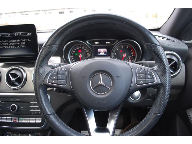 ＧＬＡクラス ＧＬＡ２２０　４マチックプレミアムＰＫＧ　黒革シート・グラスルーフ・純正ナビ・地デジ・Ｂカメラ・セーフティーＰＫＧ・ＡＰＰＩＥ　ＣＡＲ　ＰＩＡＹ（5枚目）