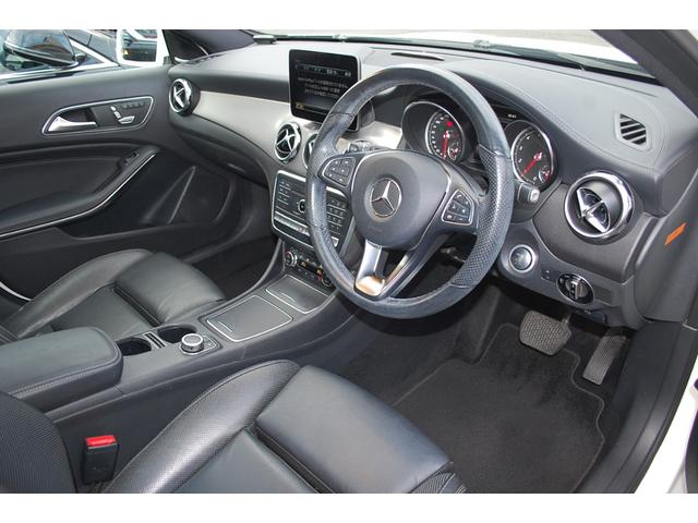 ＧＬＡクラス ＧＬＡ２２０　４マチックプレミアムＰＫＧ　黒革シート・グラスルーフ・純正ナビ・地デジ・Ｂカメラ・セーフティーＰＫＧ・ＡＰＰＩＥ　ＣＡＲ　ＰＩＡＹ（6枚目）