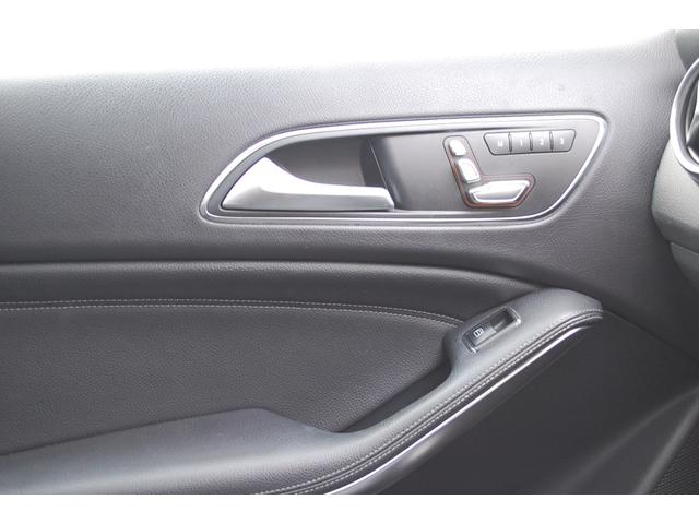 ＧＬＡクラス ＧＬＡ２２０　４マチックプレミアムＰＫＧ　黒革シート・グラスルーフ・純正ナビ・地デジ・Ｂカメラ・セーフティーＰＫＧ・ＡＰＰＩＥ　ＣＡＲ　ＰＩＡＹ（9枚目）