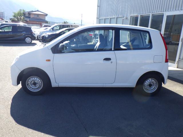 ミラ Ａ　５速ＭＴ　パワステ　パワーウインドウ　ヘッドライトレベライザー　純正ゴムフロアマット（5枚目）