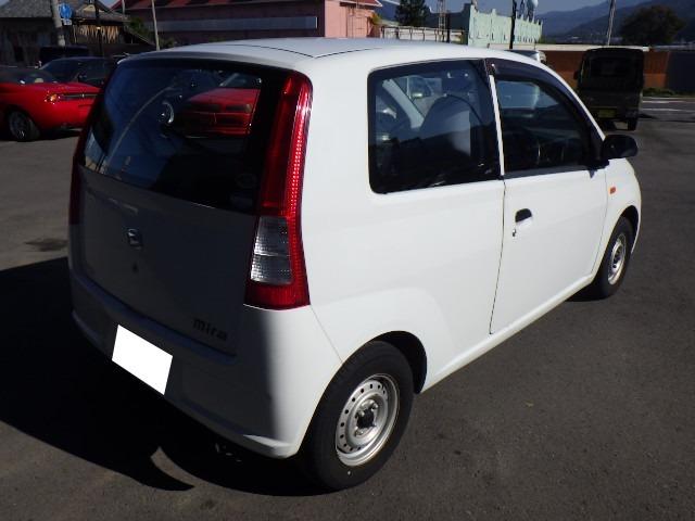 ミラ Ａ　５速ＭＴ　パワステ　パワーウインドウ　ヘッドライトレベライザー　純正ゴムフロアマット（8枚目）