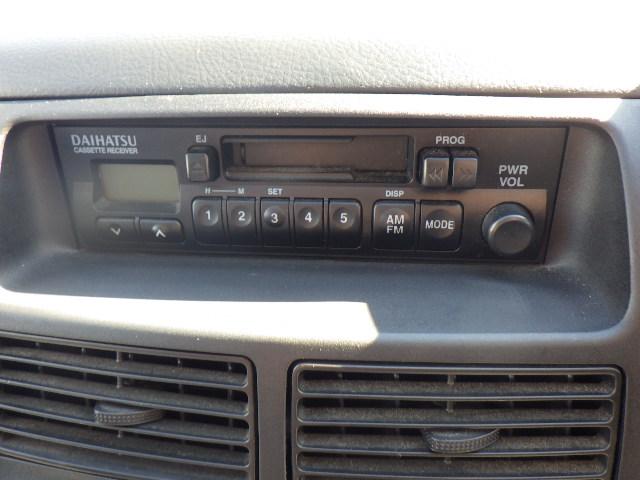 ミラ Ａ　５速ＭＴ　パワステ　パワーウインドウ　ヘッドライトレベライザー　純正ゴムフロアマット（10枚目）