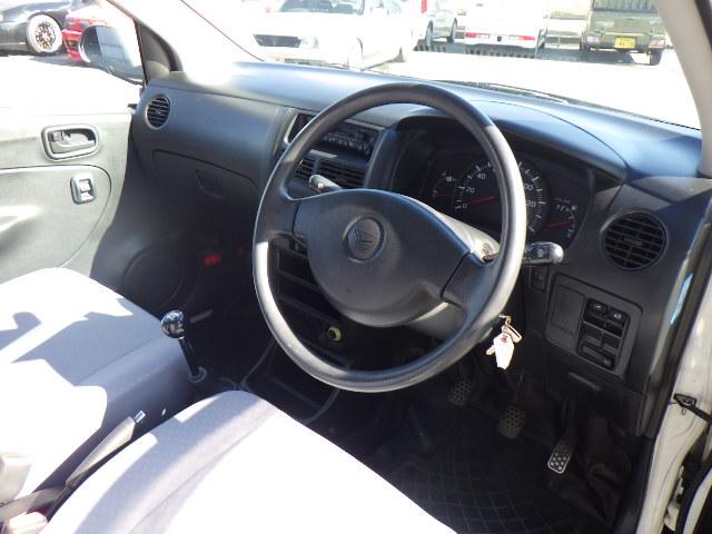 ミラ Ａ　５速ＭＴ　パワステ　パワーウインドウ　ヘッドライトレベライザー　純正ゴムフロアマット（15枚目）