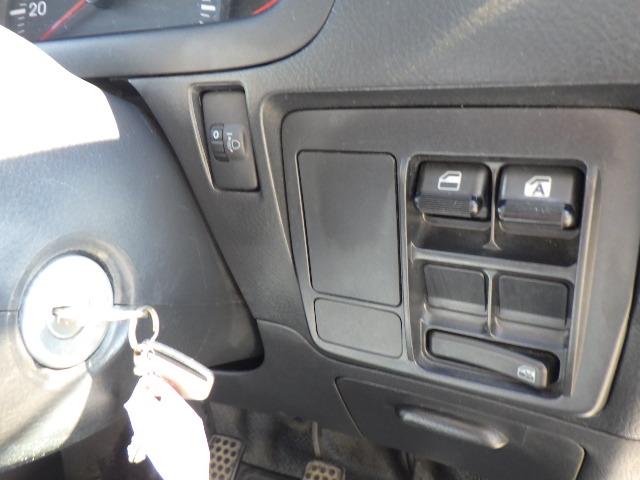 ミラ Ａ　５速ＭＴ　パワステ　パワーウインドウ　ヘッドライトレベライザー　純正ゴムフロアマット（22枚目）