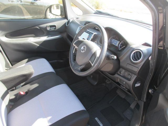 デイズ ライダー　ハイウェイスター　Ｘ　純正ＳＤナビ　Ｂｌｕｅｔｏｏｔｈオーディオ　ＤＶＤ再生　フルセグＴＶ　ミュージックサーバー　全方位カメラ　社外１４インチＡＷ　ＥＴＣ　オートエアコン　スマートキー　プッシュスタート　プライバシーガラス（10枚目）