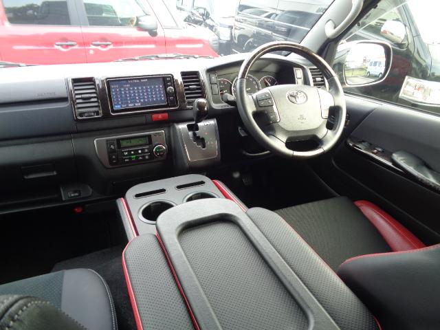 レジアスエースバン スーパーＧＬ　ダークプライム　４ＷＤ・２．８ディーゼルターボ（2枚目）