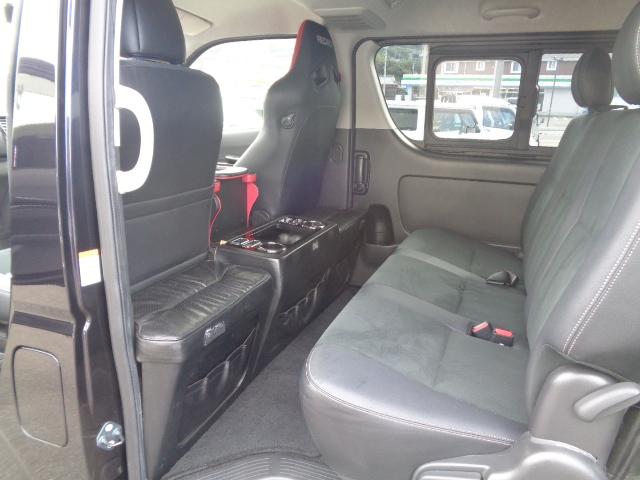 レジアスエースバン スーパーＧＬ　ダークプライム　４ＷＤ・２．８ディーゼルターボ（10枚目）