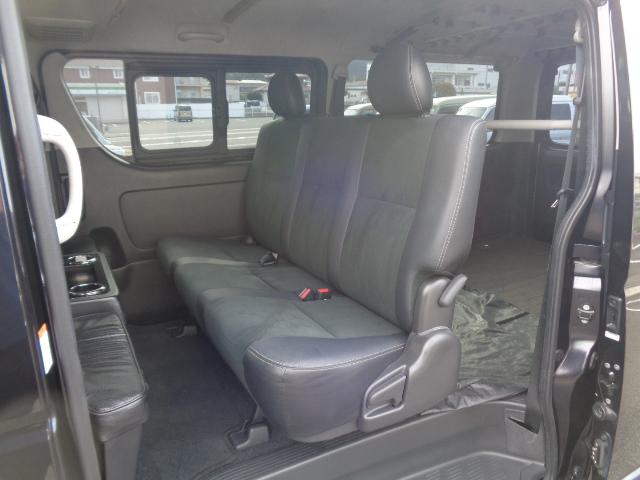 レジアスエースバン スーパーＧＬ　ダークプライム　４ＷＤ・２．８ディーゼルターボ（11枚目）