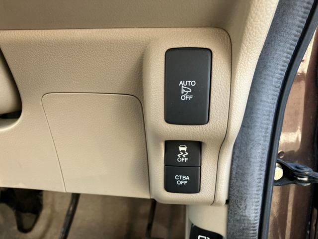 Ｎ－ＢＯＸ Ｇ・Ｌパッケージ　ＥＴＣ　バックカメラ　両側電動スライドドア　ナビ　オートライト　スマートキー　アイドリングストップ　電動格納ミラー　ベンチシート　ＣＶＴ　盗難防止システム　ＡＢＳ　ＥＳＣ（6枚目）