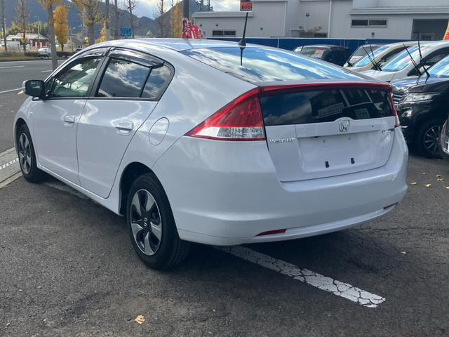 インサイト G ETC バックカメラ ナビ オートライト CVT スマートキー 電動格納ミラー 盗難防止システム ミュージックプレイヤー接続可 衝突安全ボディ ABS エアコン パワーステアリング パワーウィンドウ(20枚目)