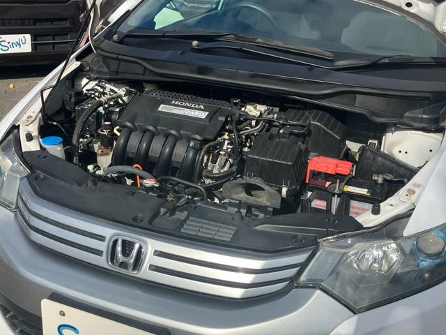インサイト G ETC バックカメラ ナビ オートライト CVT スマートキー 電動格納ミラー 盗難防止システム ミュージックプレイヤー接続可 衝突安全ボディ ABS エアコン パワーステアリング パワーウィンドウ(23枚目)
