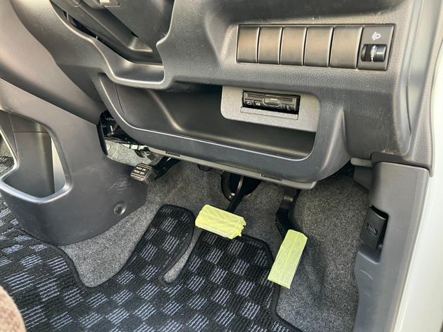 モコ X ETC ナビ スマートキー 電動格納ミラー ベンチシート CVT 盗難防止システム ABS 衝突安全ボディ エアコン パワーステアリング(9枚目)