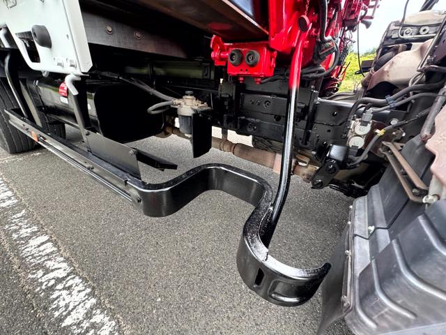 キャンター  2t ワイドロング 2.6t吊4段フックイン・ラジコン・クレーン  荷台内寸:長3750mm、幅1980mm(26枚目)
